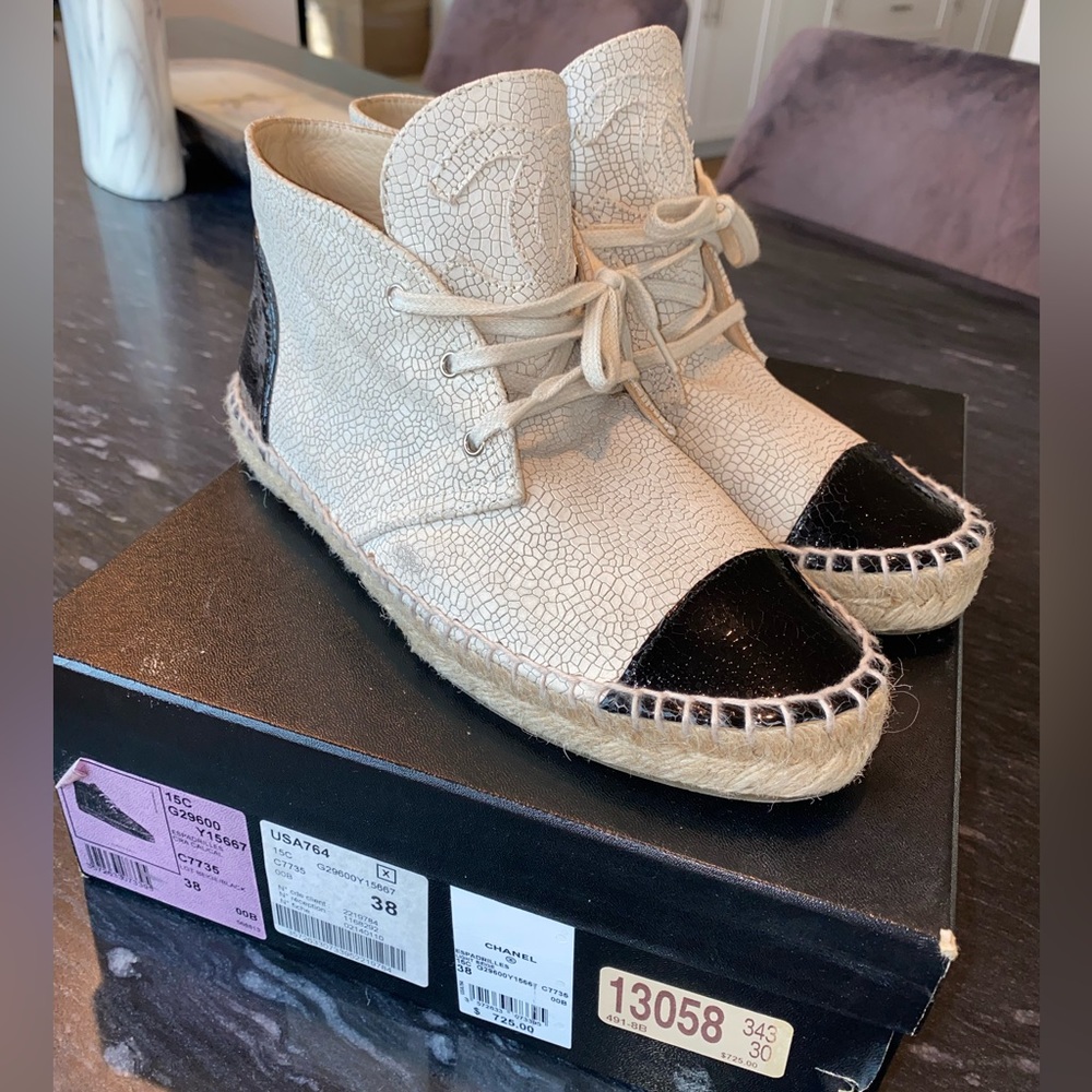 CHANEL Espadrilles Authentic High top crackle. Cream leather sneakers cracked 38